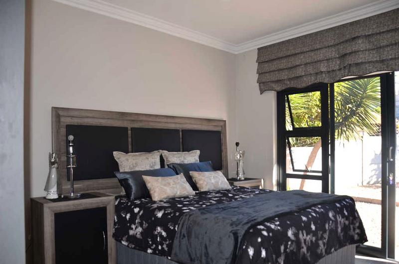 5 Bedroom Property for Sale in Island View Western Cape